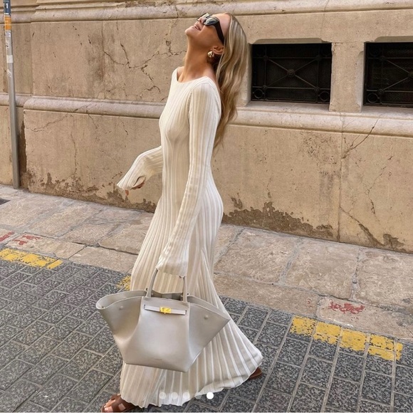 DISSH ADA DRESS SIZE M in WHITE - Picture 1 of 16